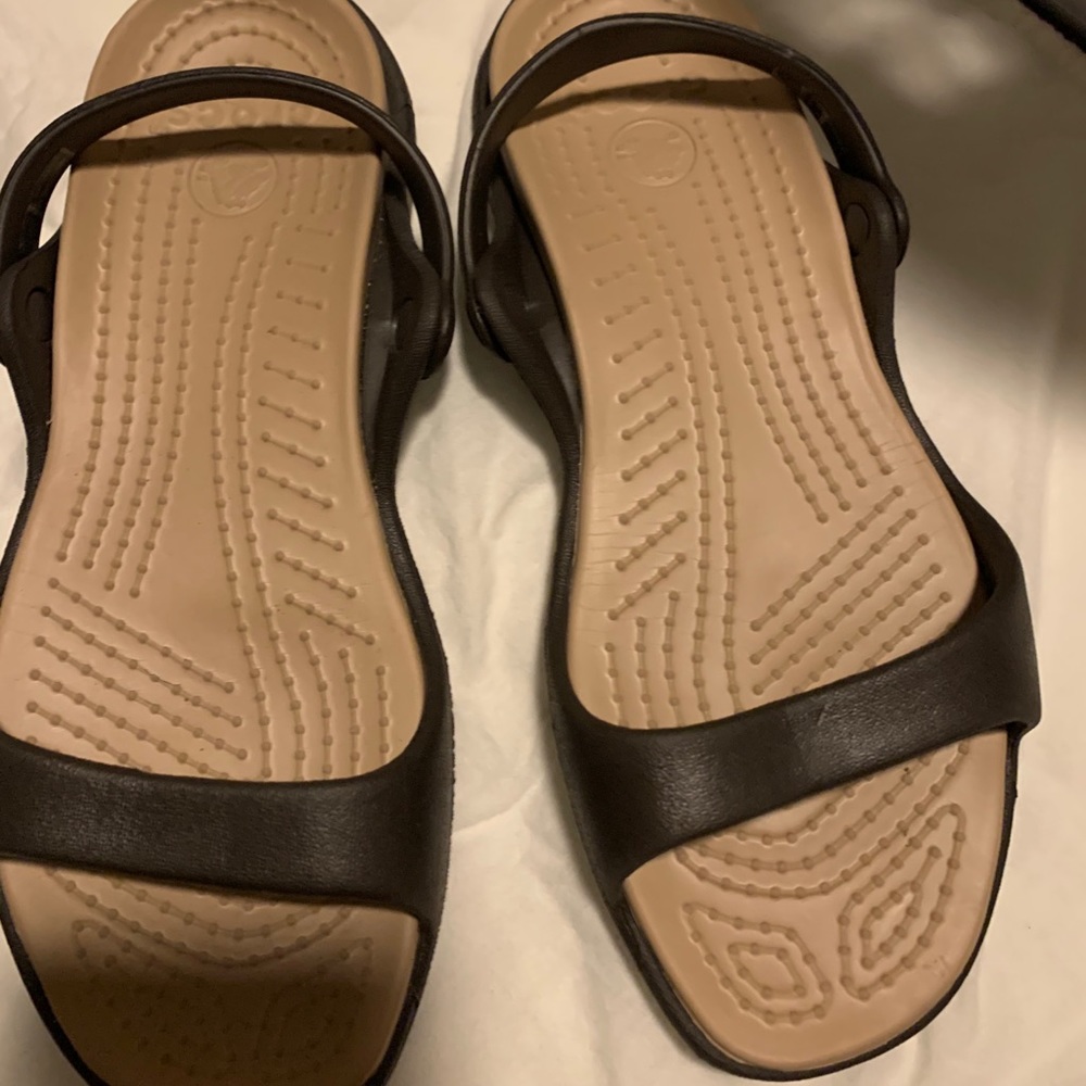 Crocs brown